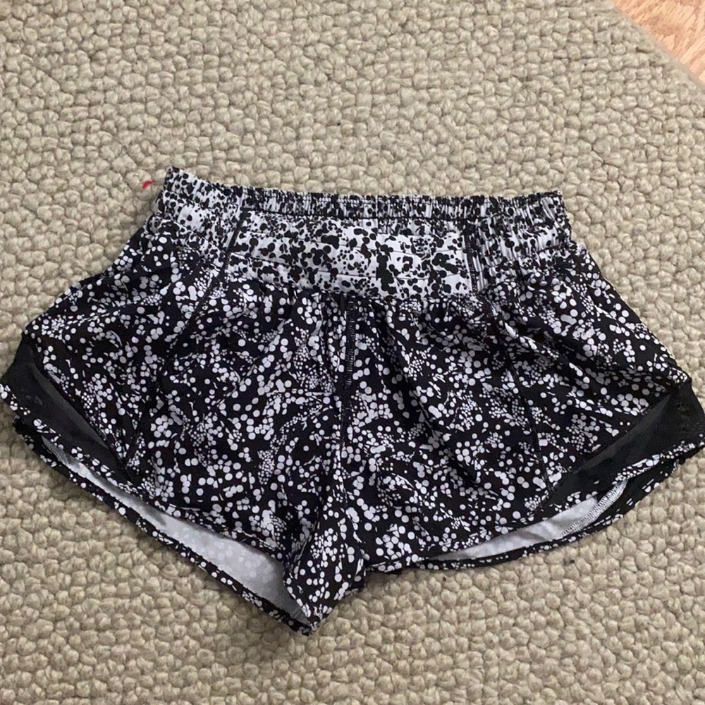 Lululemon active wear shorts